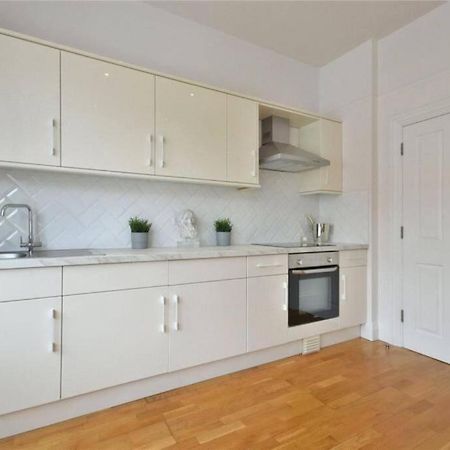 Luxury 3 Bed Apartment - Huge Outdoor Terrace & Amazing Transport Links Londres Exterior foto
